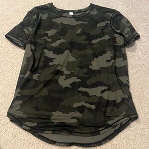 Women’s NWOT Lululemon T-Shirt